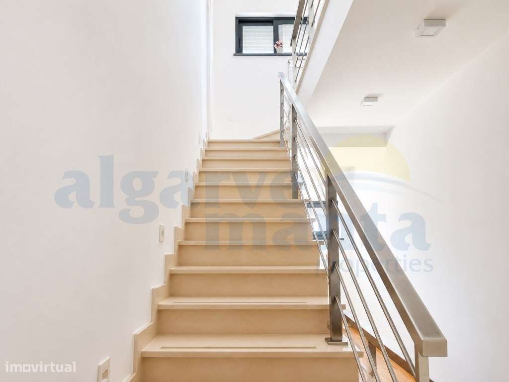 Moradia T3 Moderna com Garagem - Perto do Centro de Vila Nova de Ca...-22