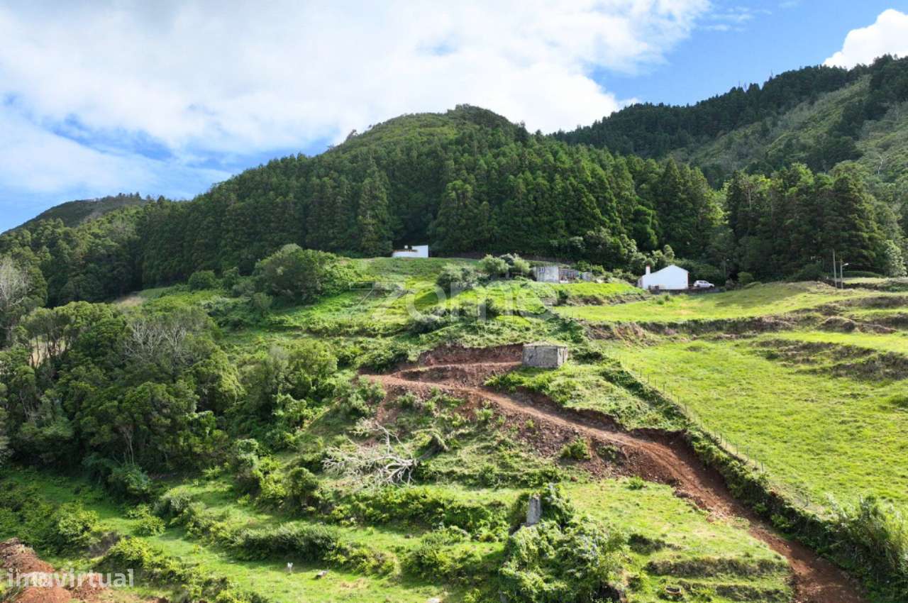 Ruína em Alto Nascente, São Pedro Ilha de Santa Maria - Grande imagem: 4/13