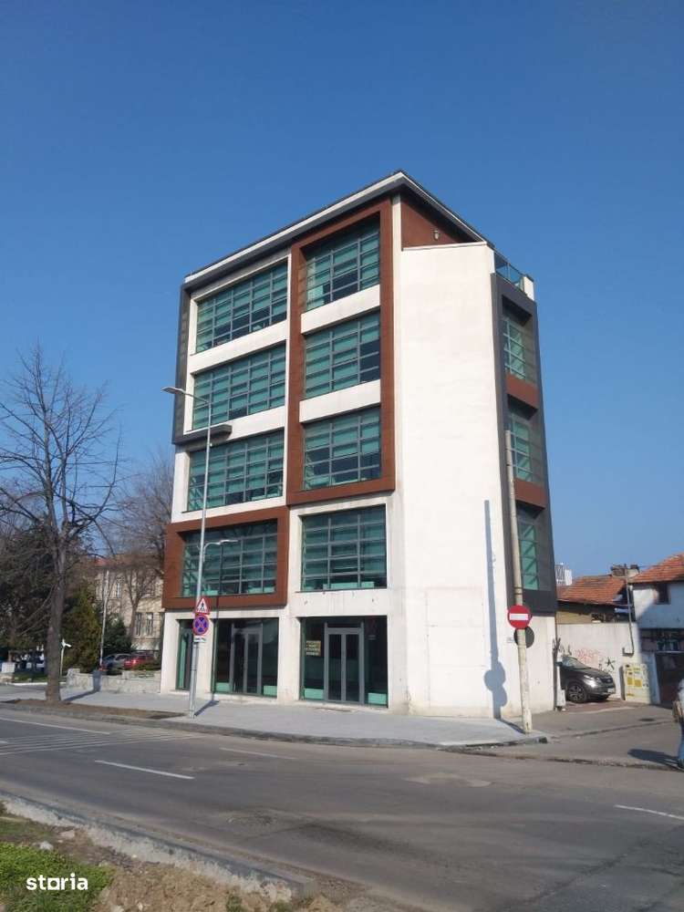 Bd. Mamaia -Univ. Ovidius -cladire de birouri / spatii comerciale-0