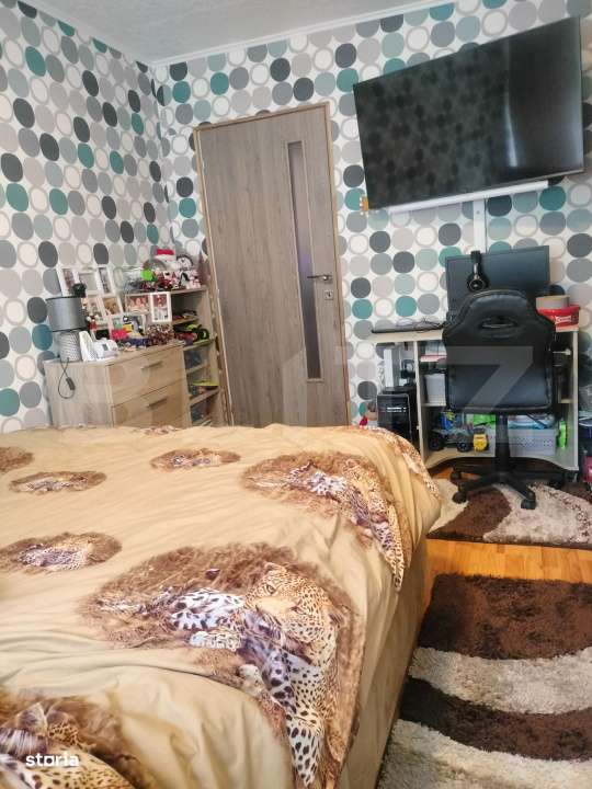 Apartament de vanzare, cu 2 camere, spatios si complet renovat, zona B - Imagine principală: 4/8