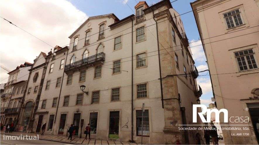 Magnifico prédio devoluto na Rua da Sofia, Largo do Terreiro da Erva-2