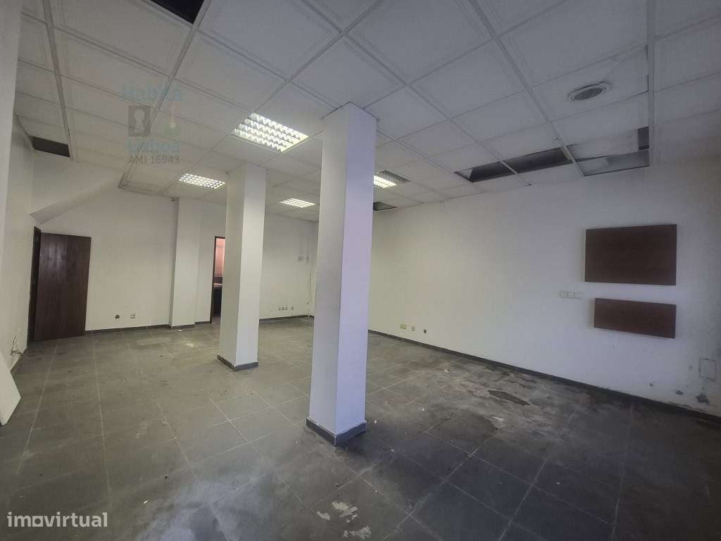 Escritório Duplex no Centro do Laranjeiro com Terraço-23