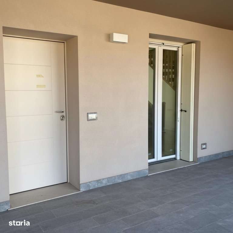 Duplex spatios 5 camere cu 2 bai | Verona - Italia-0