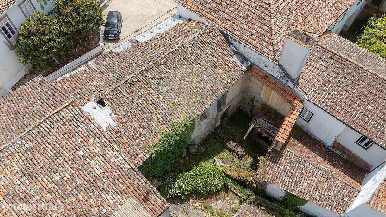 Moradia T4 para reabilitar à venda em Vila Nova do Ceira - Góis-16