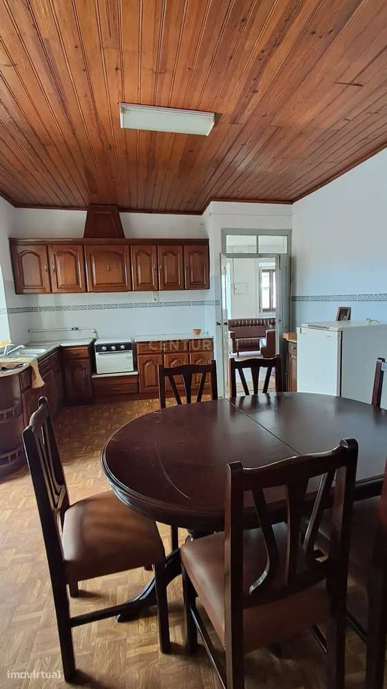 Moradia T2 com 1.950 m² de Terreno | Para Remodelar | Castanheira - Al-7