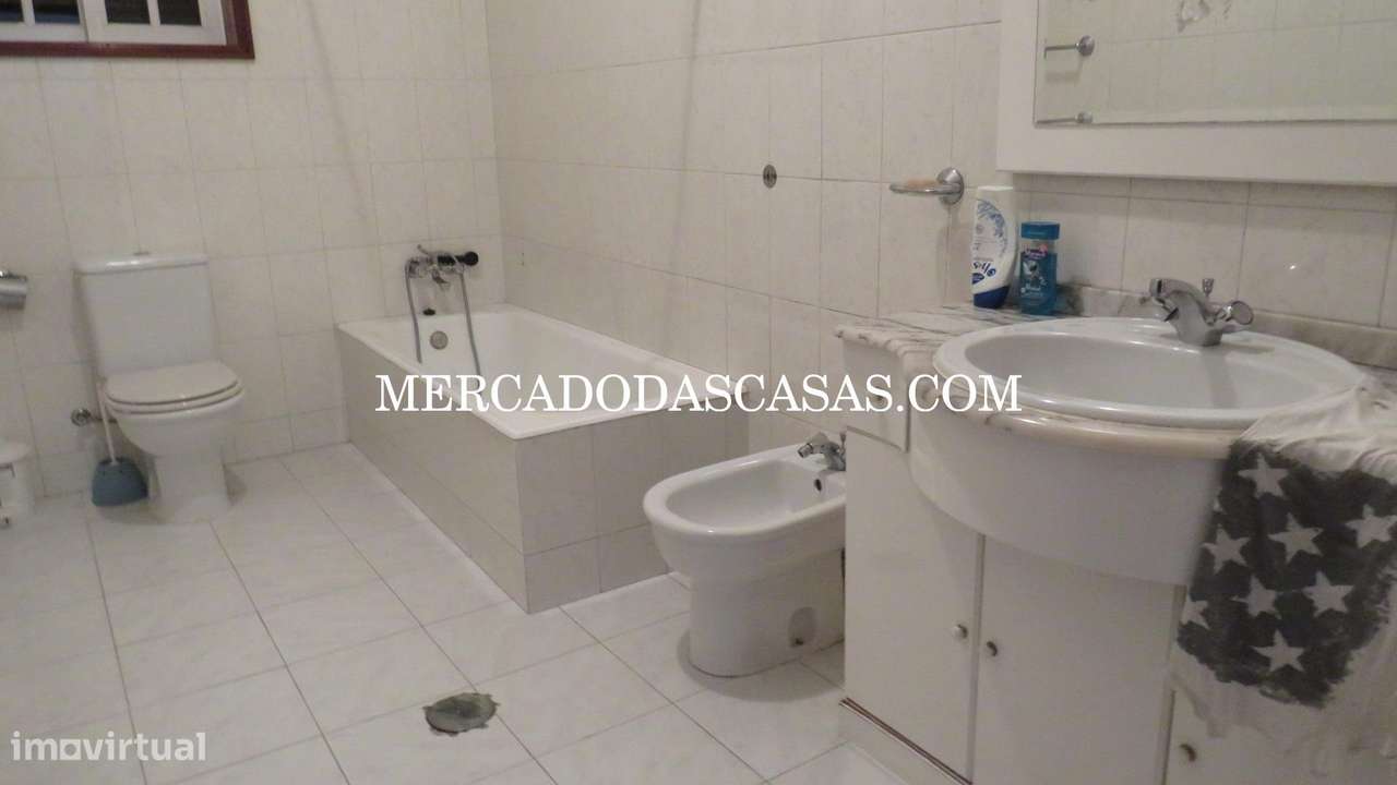 Moradia Isolada T3 em Fiães-16