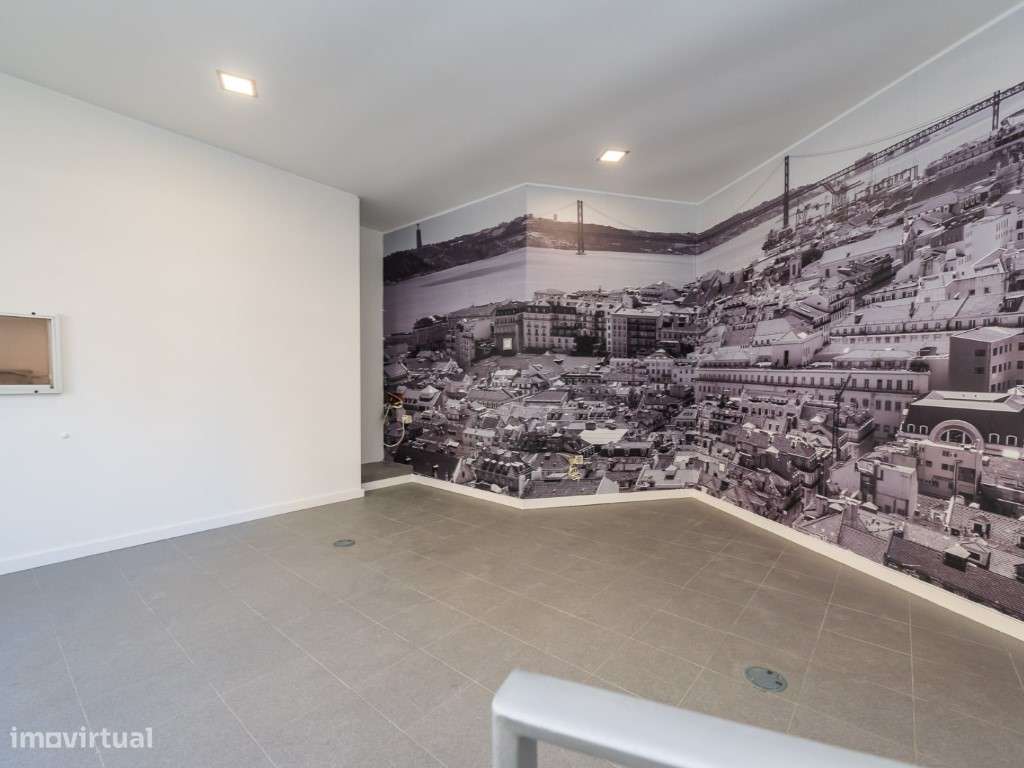 Loja para Investimento ou Comércio - Falagueira, Amadora-12