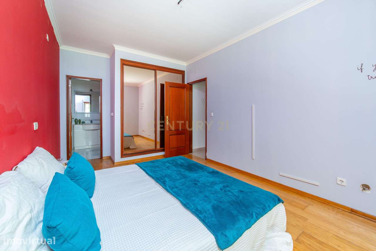 Apartamento T3 em Alcochete com garagem e arrecadação - Oportunidade Ú-23