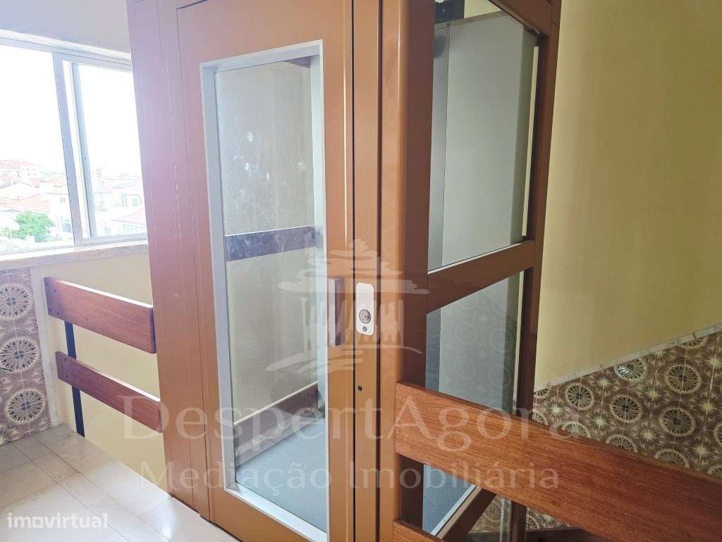 Apartamento T3 a 50 metros da estação da CP-17