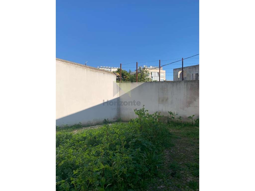 Terreno Urbano no Centro do Montijo para Prédio de 4 Andares-19