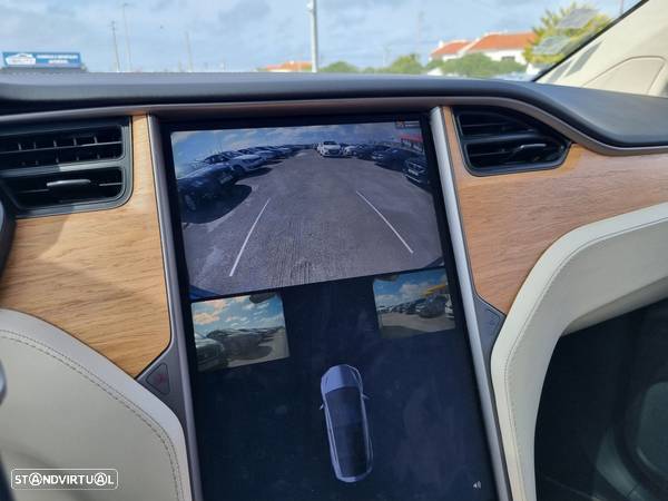 Tesla Model X 100D - 15