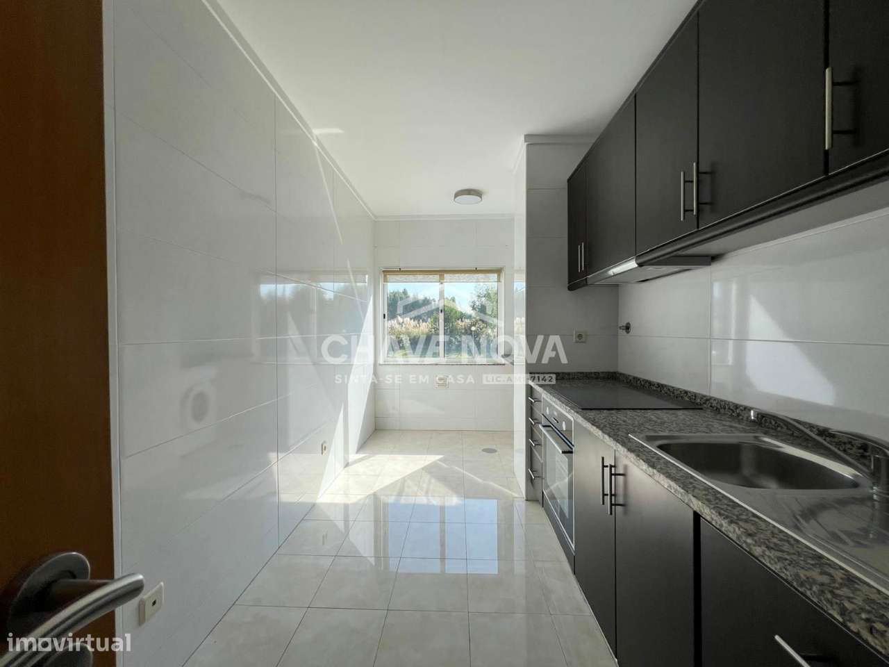 T2 c/ Lugar de Garagem em Canelas (Edifício Prestige) - Grande imagem: 5/18