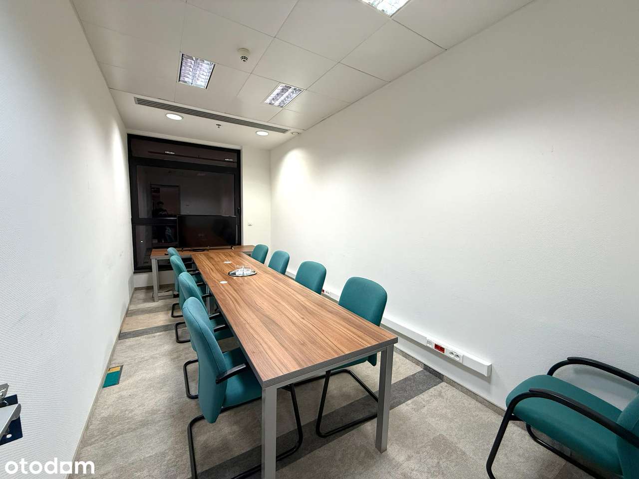 Biuro 593 mkw, w pełni wyposażone i umeblowane - Focus - Pełny obrazek: 4/5