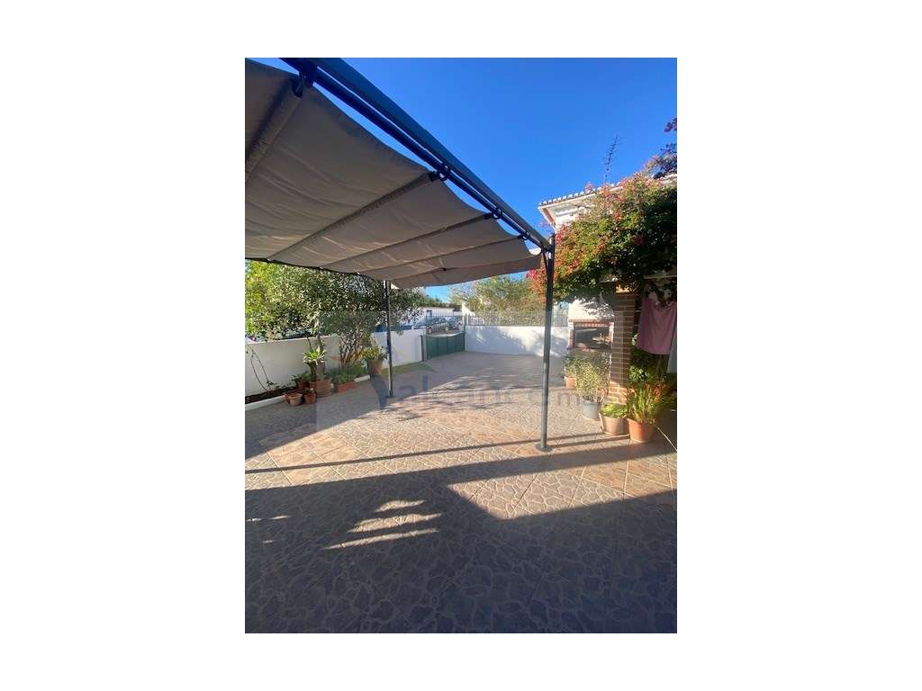 Moradia Exclusiva de Alto Padrão com Espaços Exterior Privativo-45