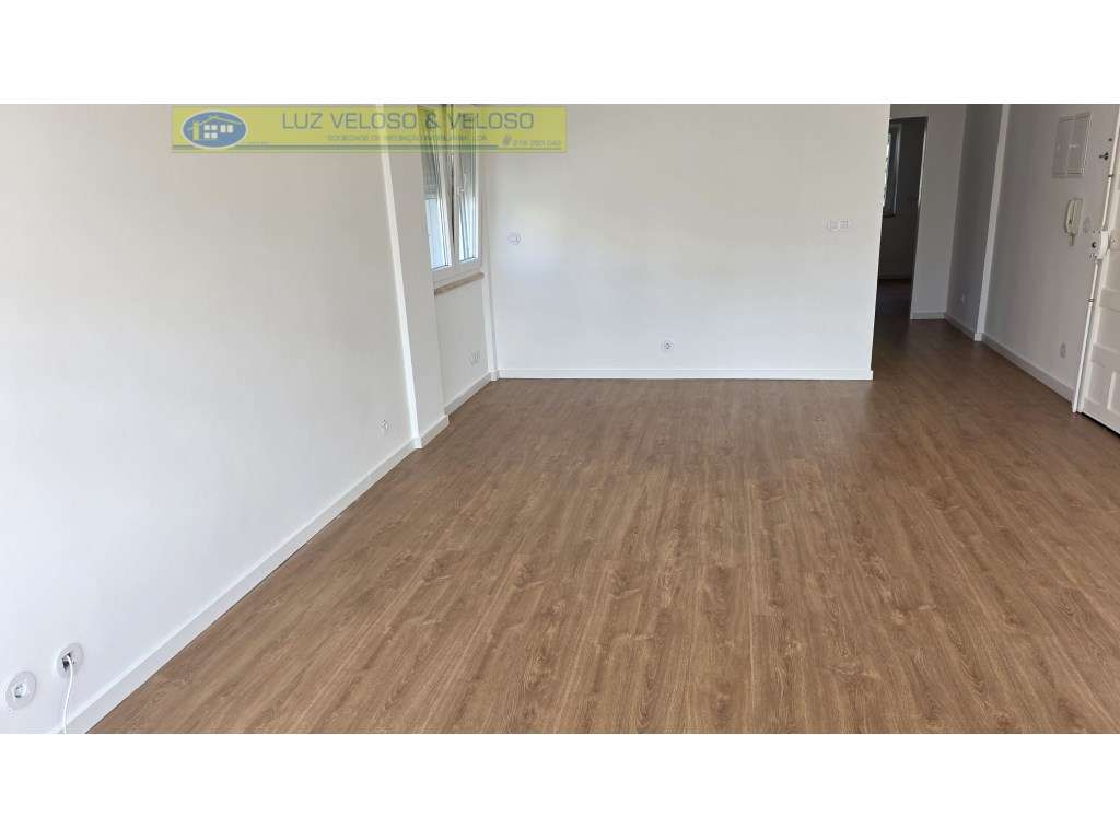 T2 Serra das Minas, remodelado, Arrecadação/Garagem-21