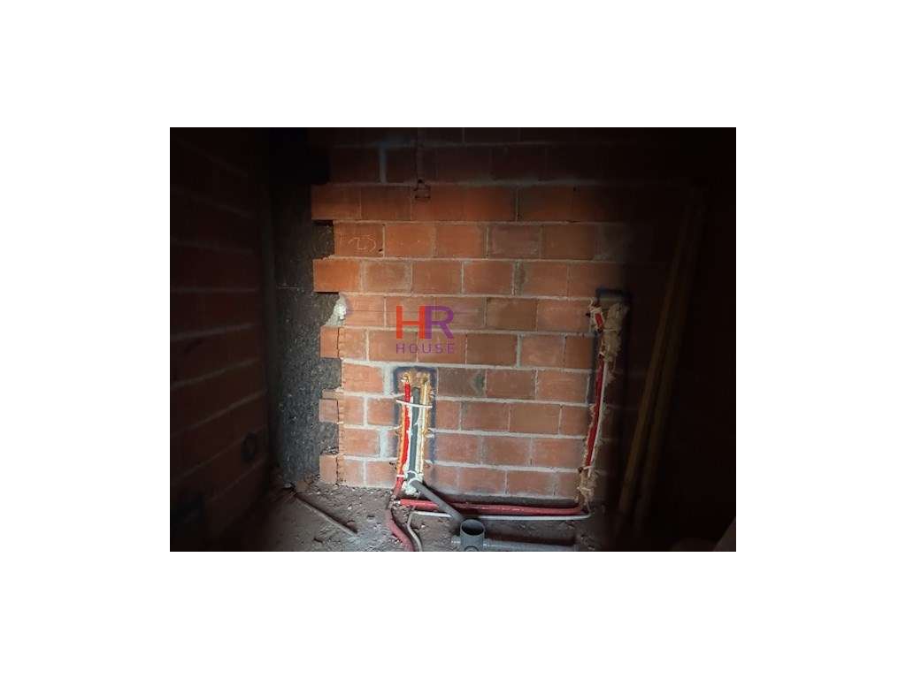 Vende-se T1 com lugar de garagem. - Grande imagem: 5/10