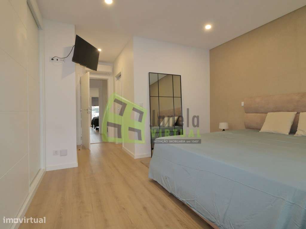 Moradia Geminada T3 com Piscina - Fernão Ferro-11
