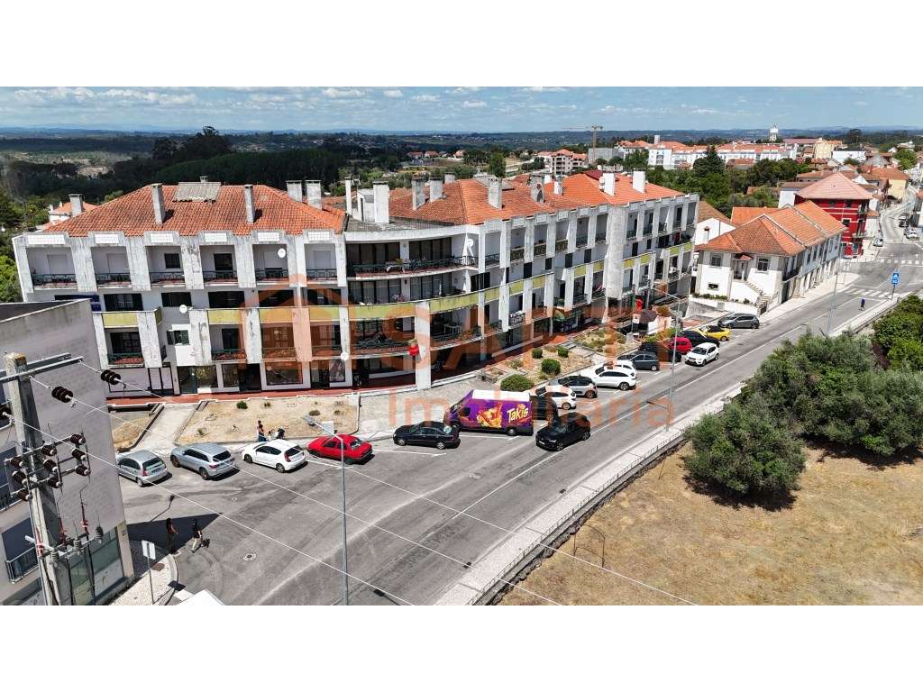 Apartamento T3 com Terraço de 55 m² e Garagem Fechada no Centro de ...