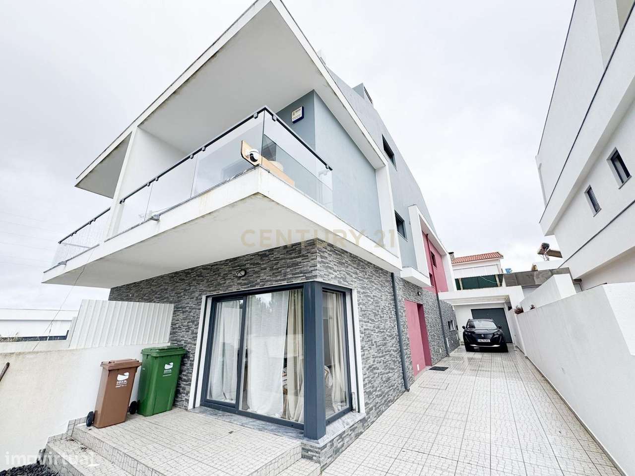 Moradia T3 + 1 contemporânea, numa Rua Sem Saída  – Fernão Ferro - Grande imagem: 2/22