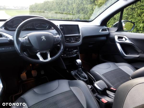 Peugeot 2008 1.2 Pure Tech GPF Allure S&S - 12