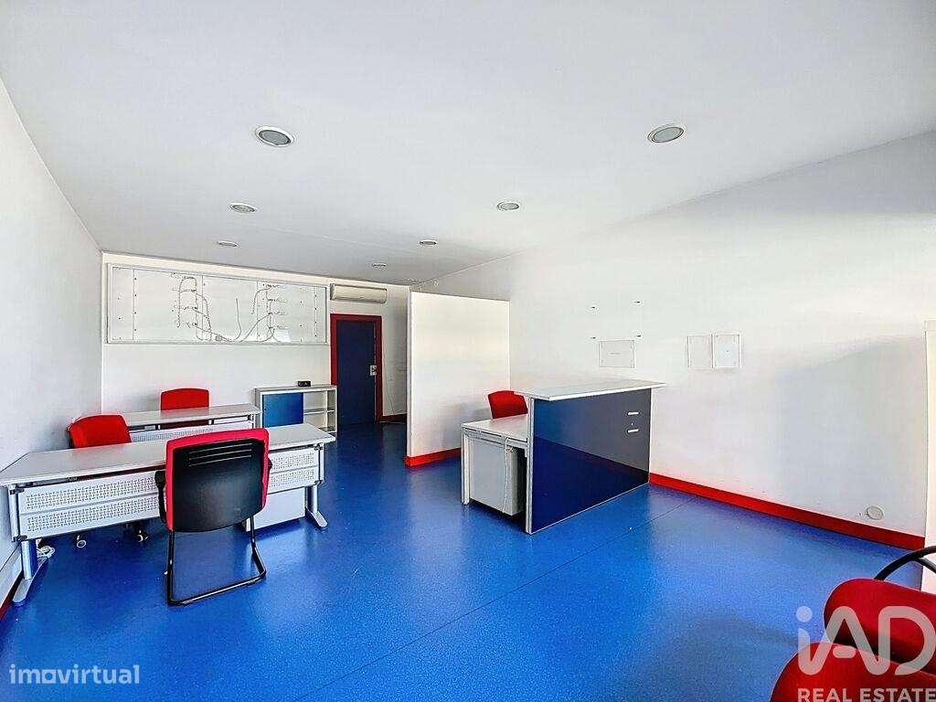 Loja / Estabelecimento Comercial em Lordelo Do Ouro E Massarelos de 14 - Grande imagem: 4/22