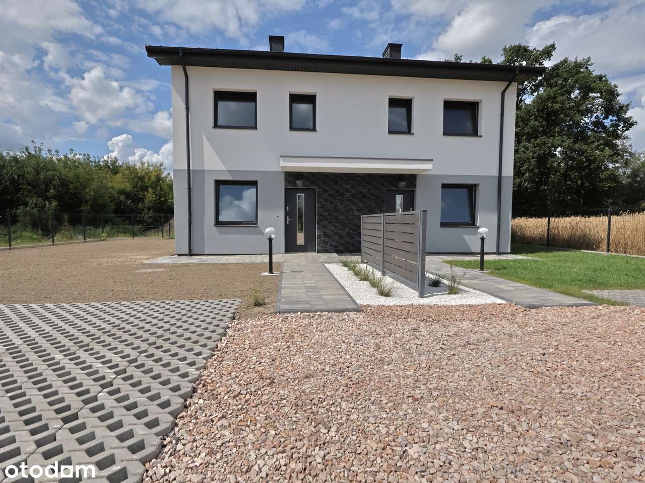 Nowoczesny dom w zabudowie bliźniaczej - Słomin-3