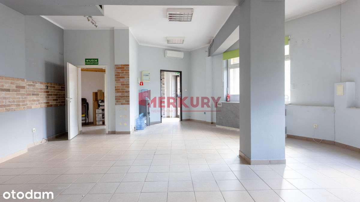 Witryna, okna na ulicę Wyszyńskiego-2