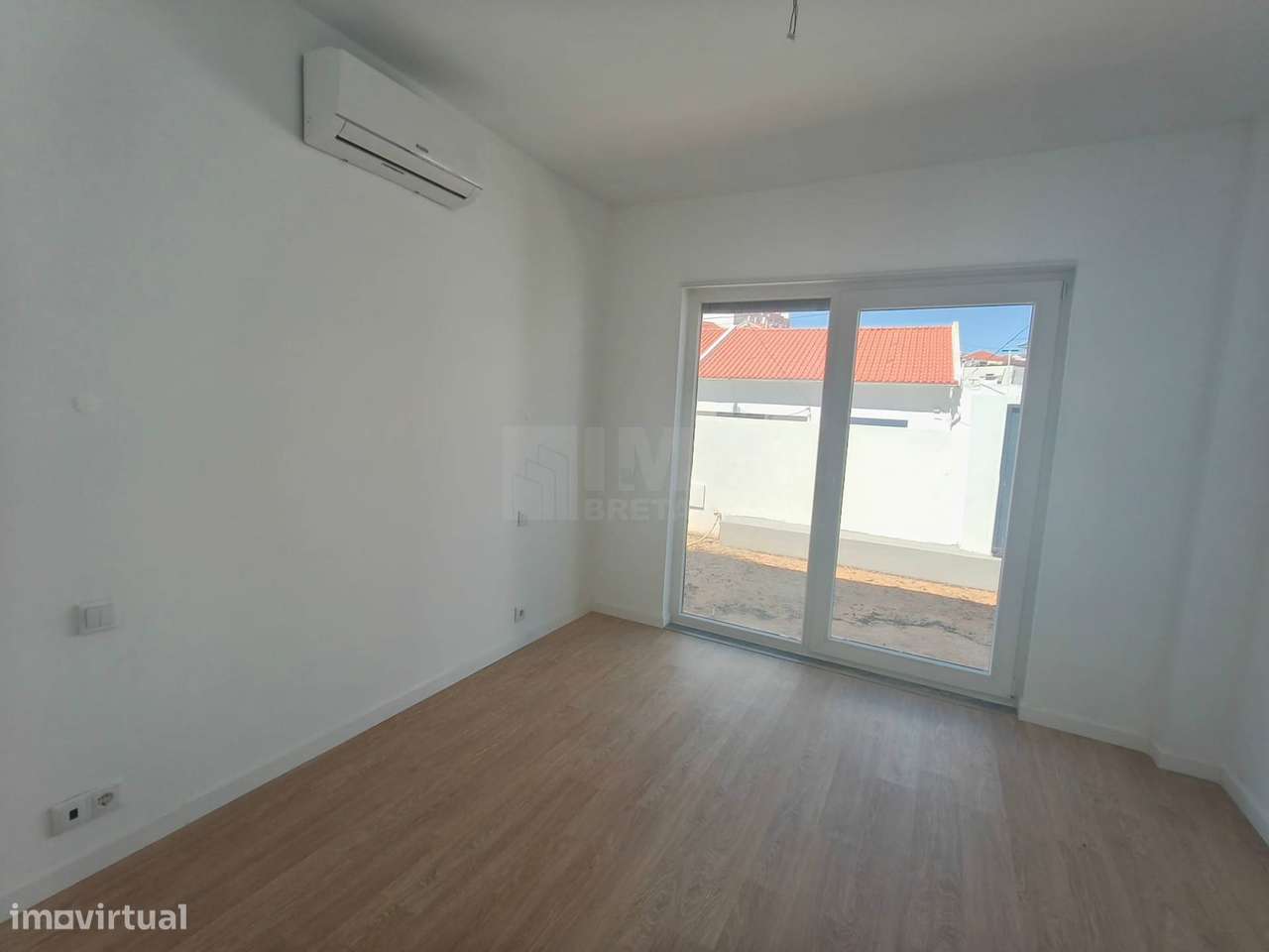 Moradia V3 c/ Piscina - Sobreda - Almada-14