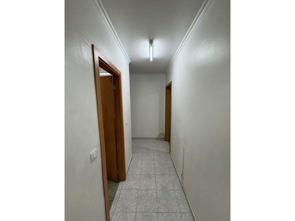 Apartamento T3 localizado no Alto do Seixalinho, na cidade do Barre...-10