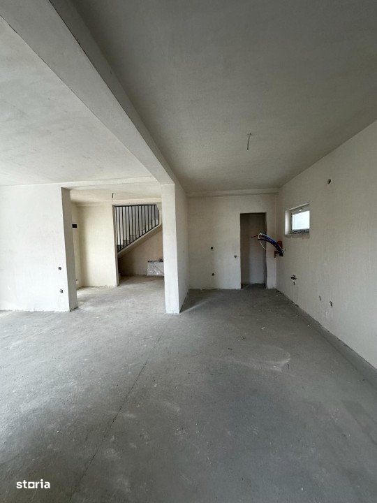 Duplex cu 4 camere semifinisat ,94 mp utili ,zona Avram Iancu