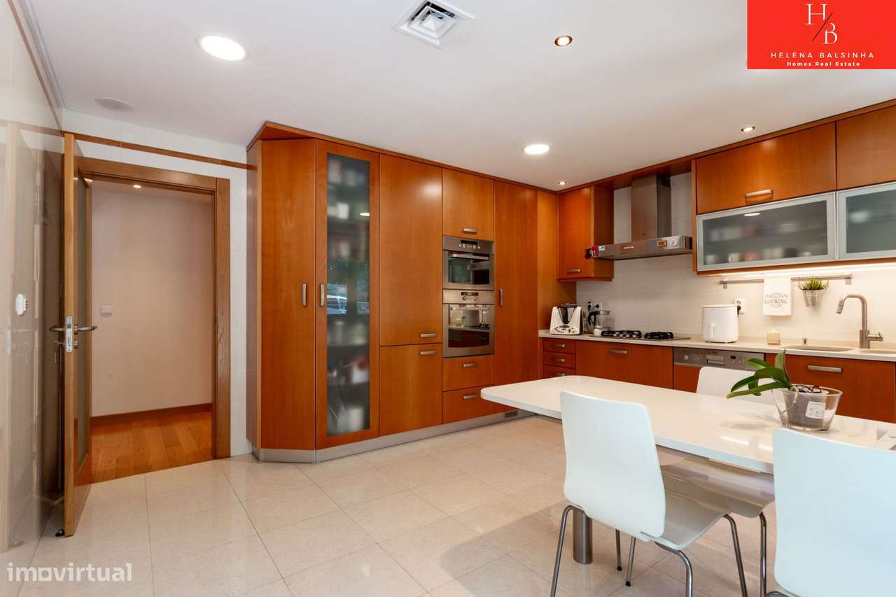 Excelente Apartamento T2 com 3 Parqueamentos nas Colinas do Cruzeiro-24