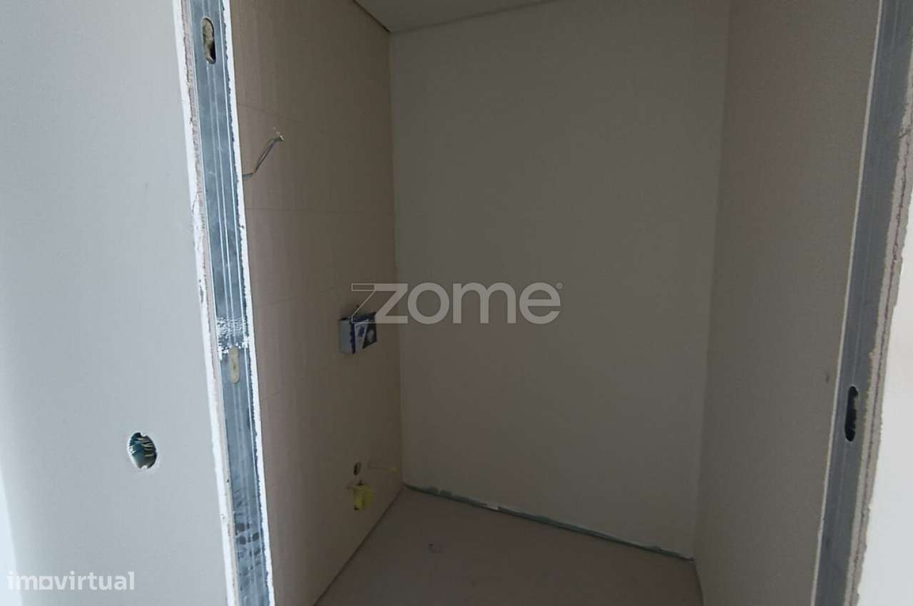 T2 com varanda e lugar de garagem, centro Paços de Ferreira - Grande imagem: 2/37