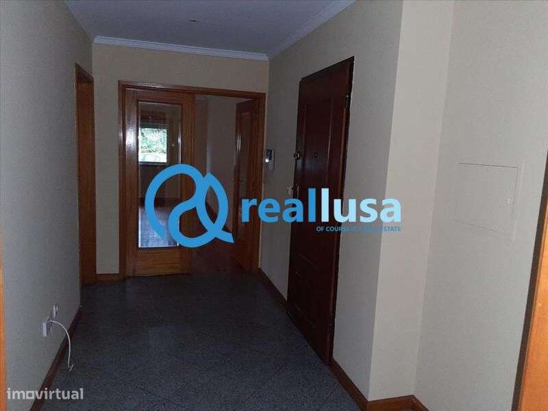 Apartamento T2 c/ garagem Rio Tinto Gondomar-9