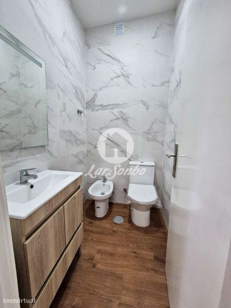 Apartamento T3, totalmente renovado, com Box, Águas Santas, Maia-20