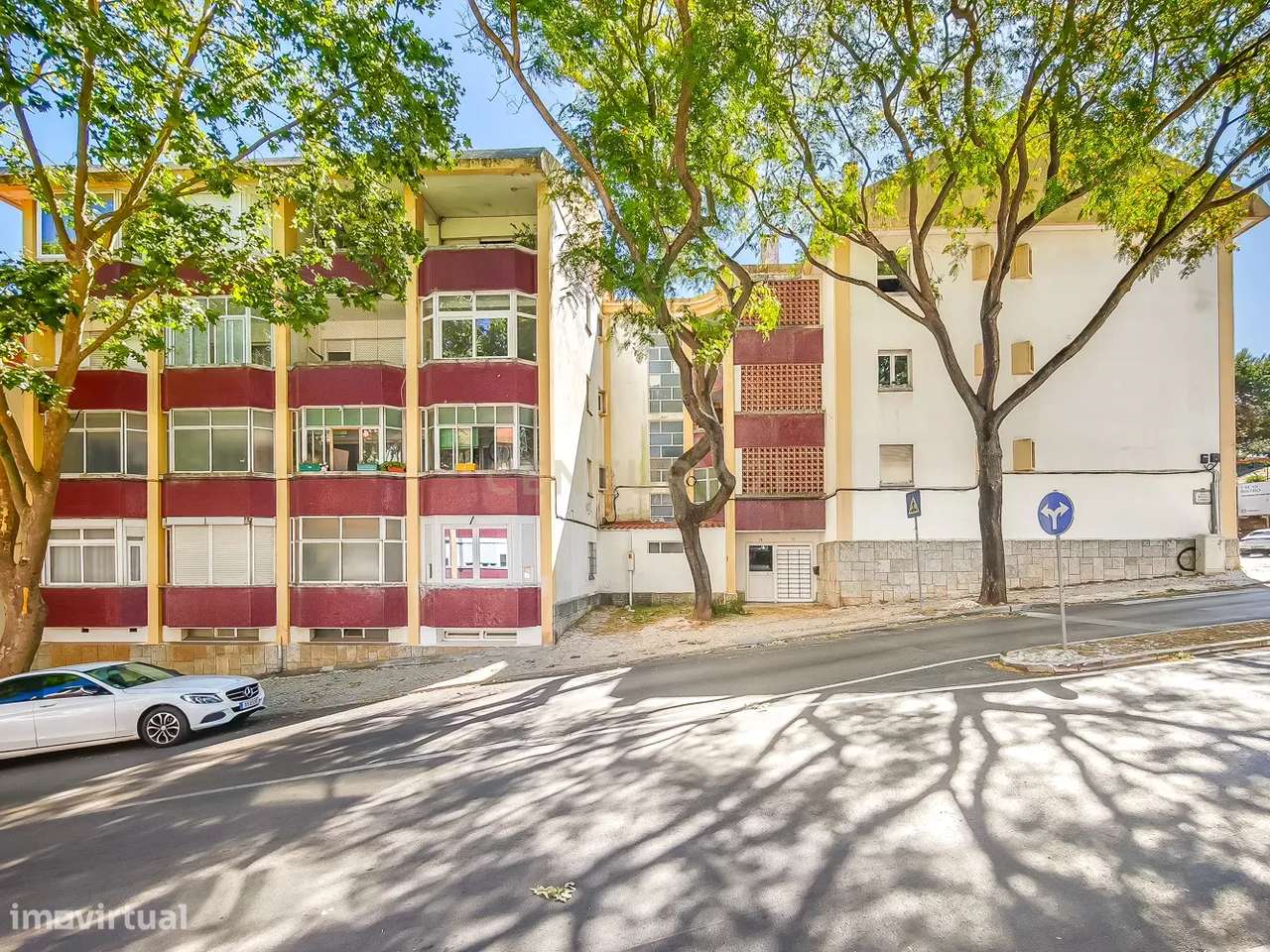 Viva Cascais a Pé | T2 Renovado com 2WC | Varanda | Junto ao Parque Ou-16