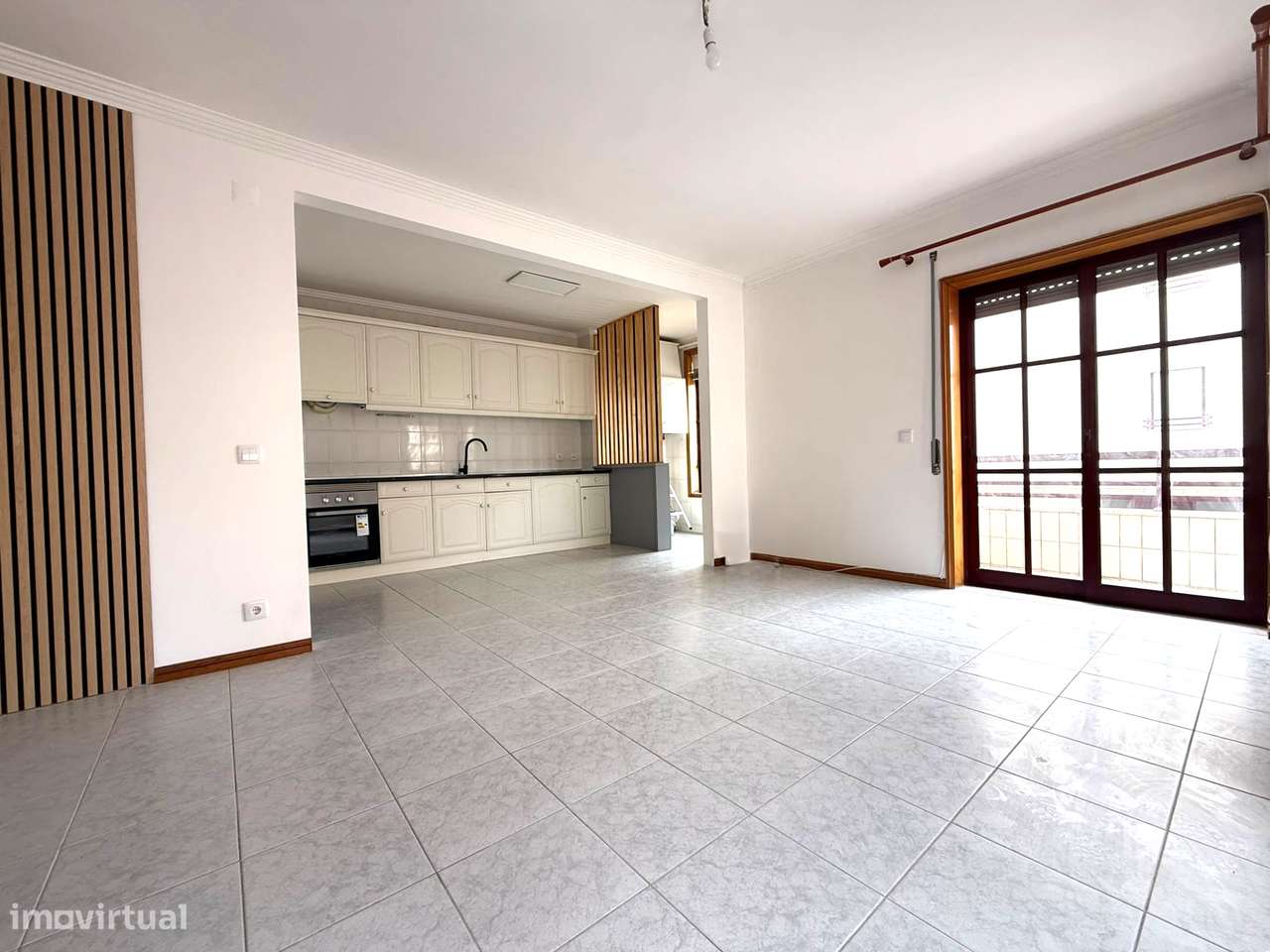 Apartamento T3 com Suíte, Varanda e Garagem – Praia do Furadouro-8