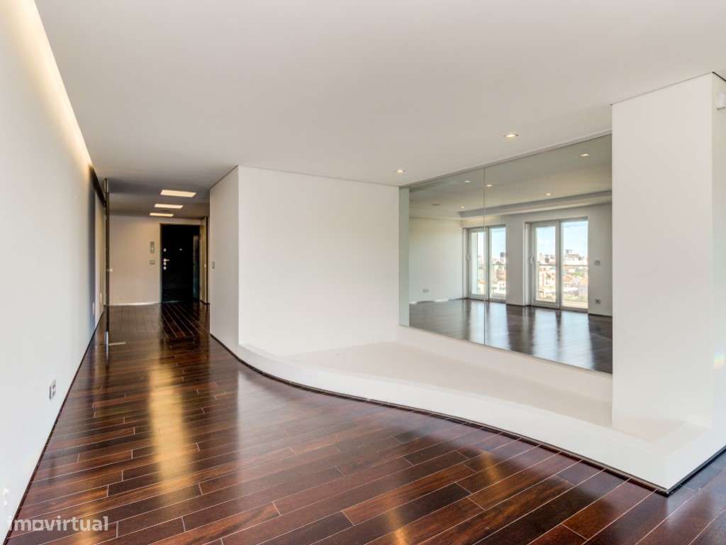 Apartamento T5 + 1 no Condomínio Jardins São Lourenço - Lisboa-48