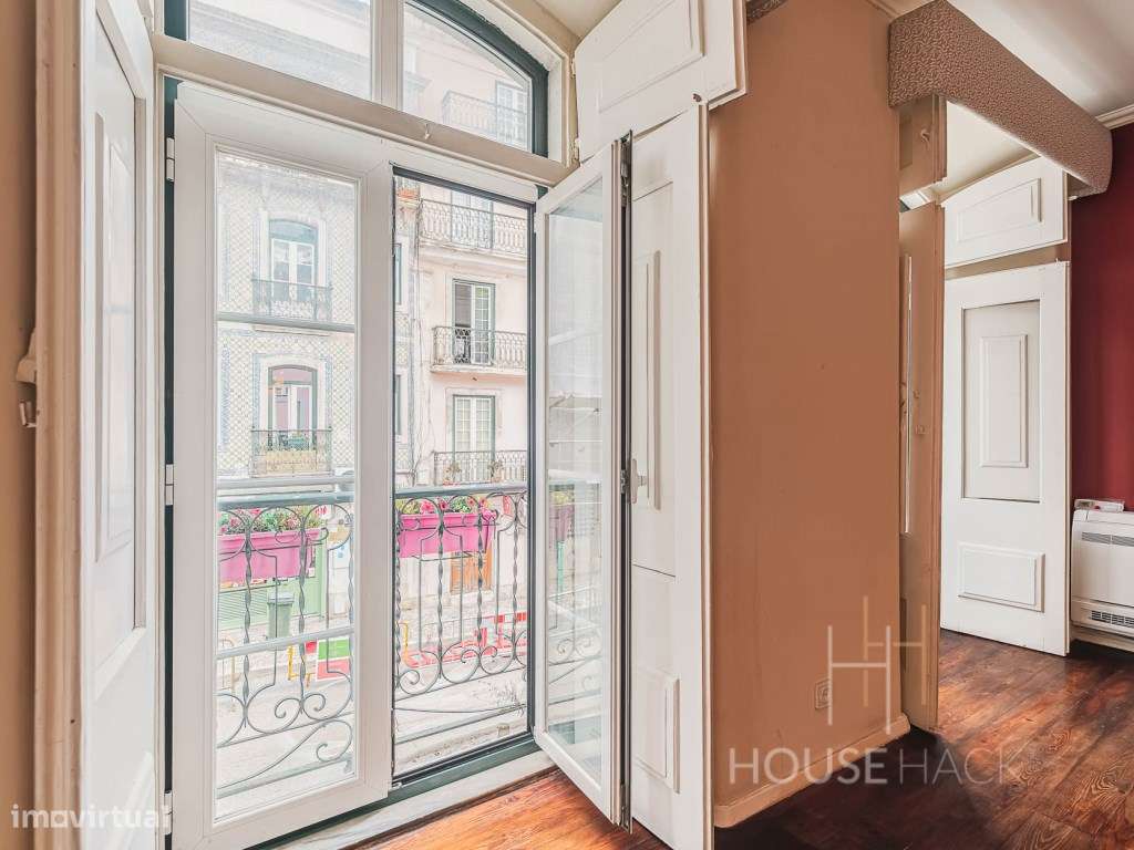 Apartamento T3 com logradouro na Rua de São Bento-3