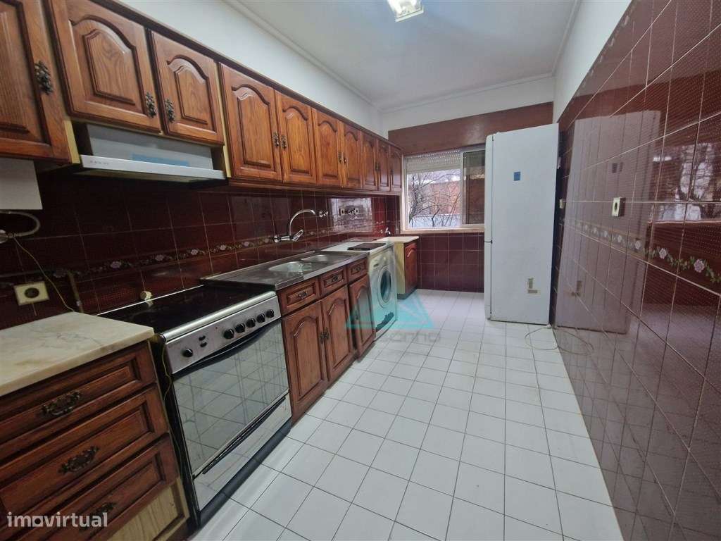 T3 Arrentela * * * 1 ANDAR * BOAS ÁREAS-9