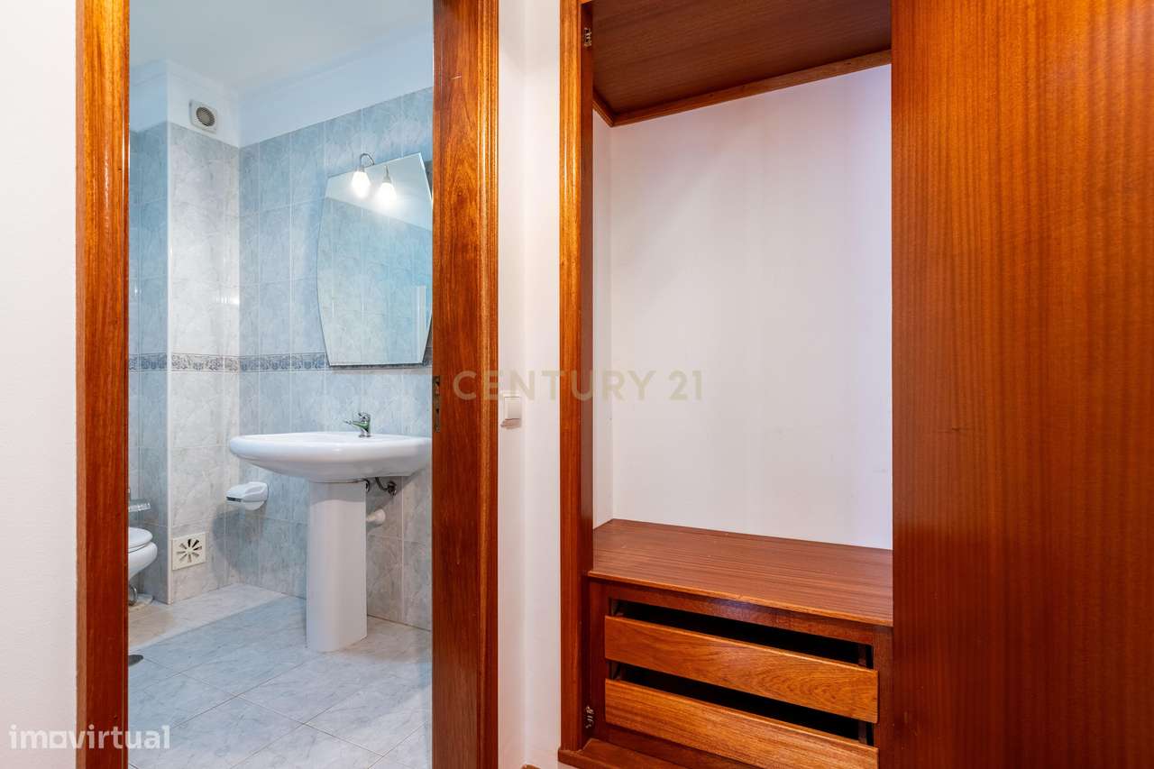 Moderno T1 em Lousã, quase novo e pronto a habitar-27