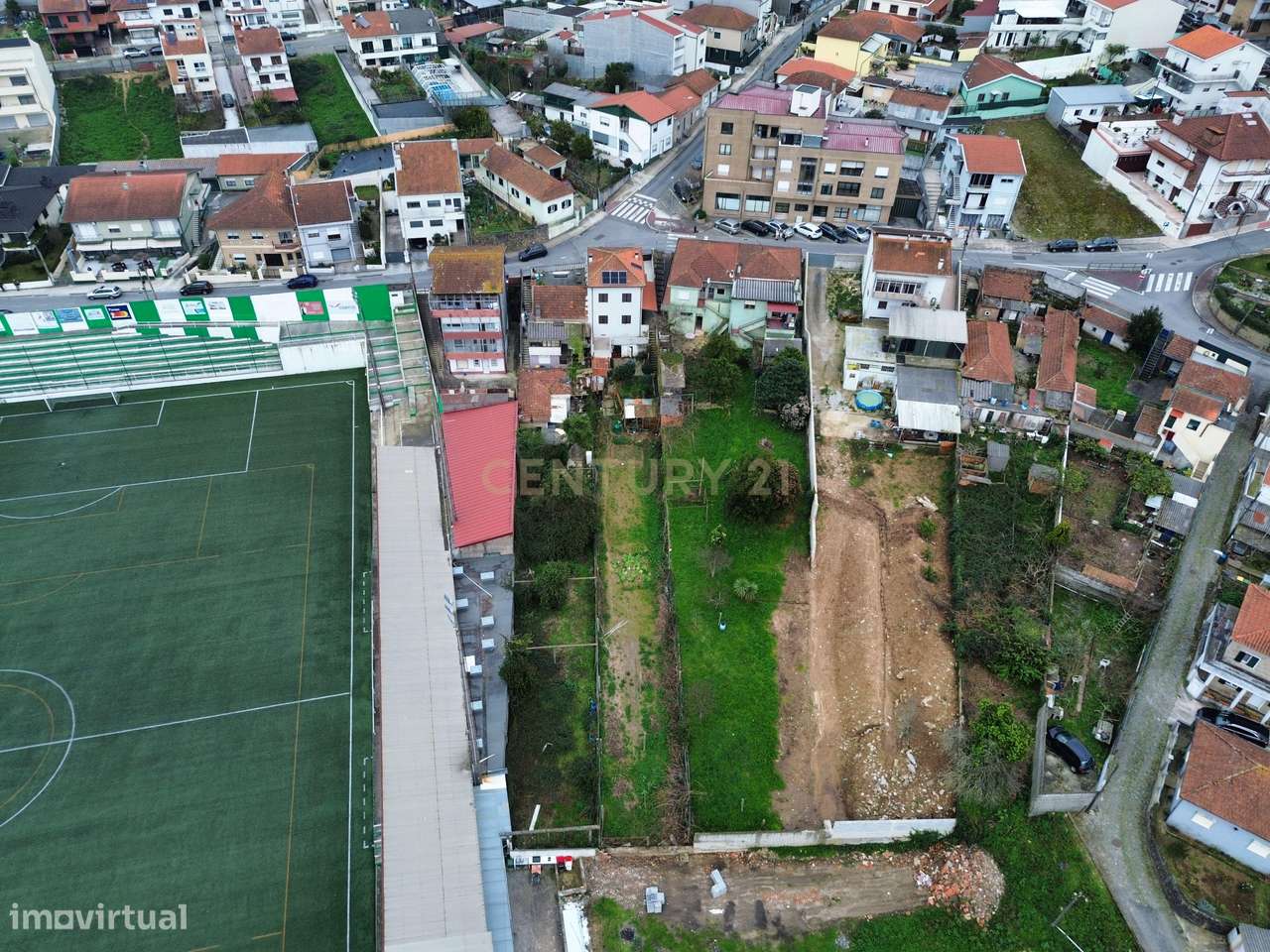 Moradia T3 em Ermesinde com Grande Quintal e Excelente Potencial de In-32