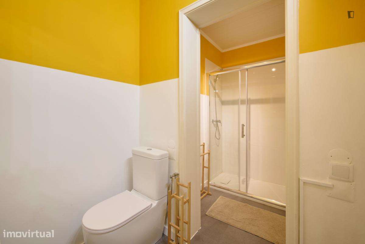 Quarto - localizado em Marquês de Pombal Lisbon - Grande imagem: 3/48