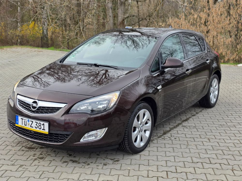 Opel Astra J 1.4 Turbo 150 Jahre 2012