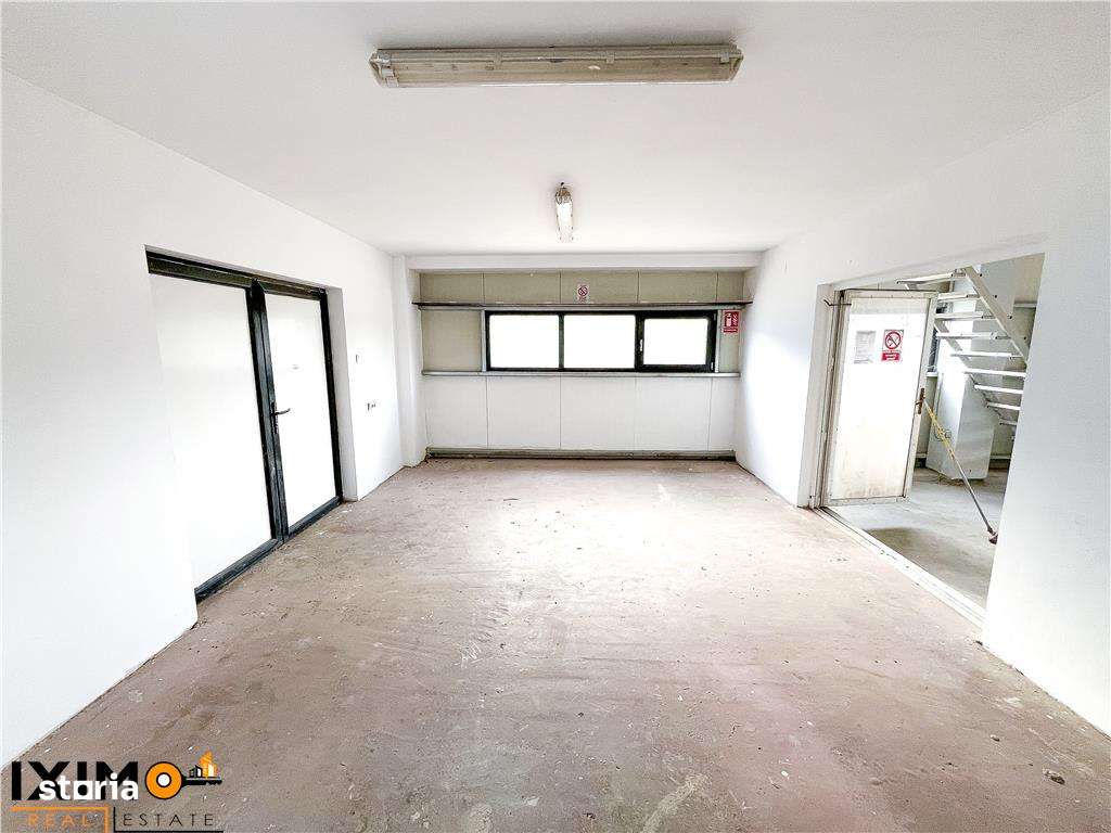 Cladire Servicii & Curte - Imagine principală: 4/15