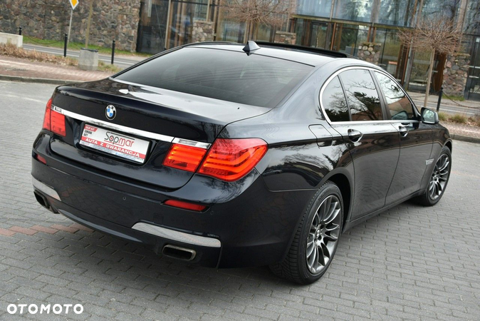 BMW Seria 7 740d xDrive - 21