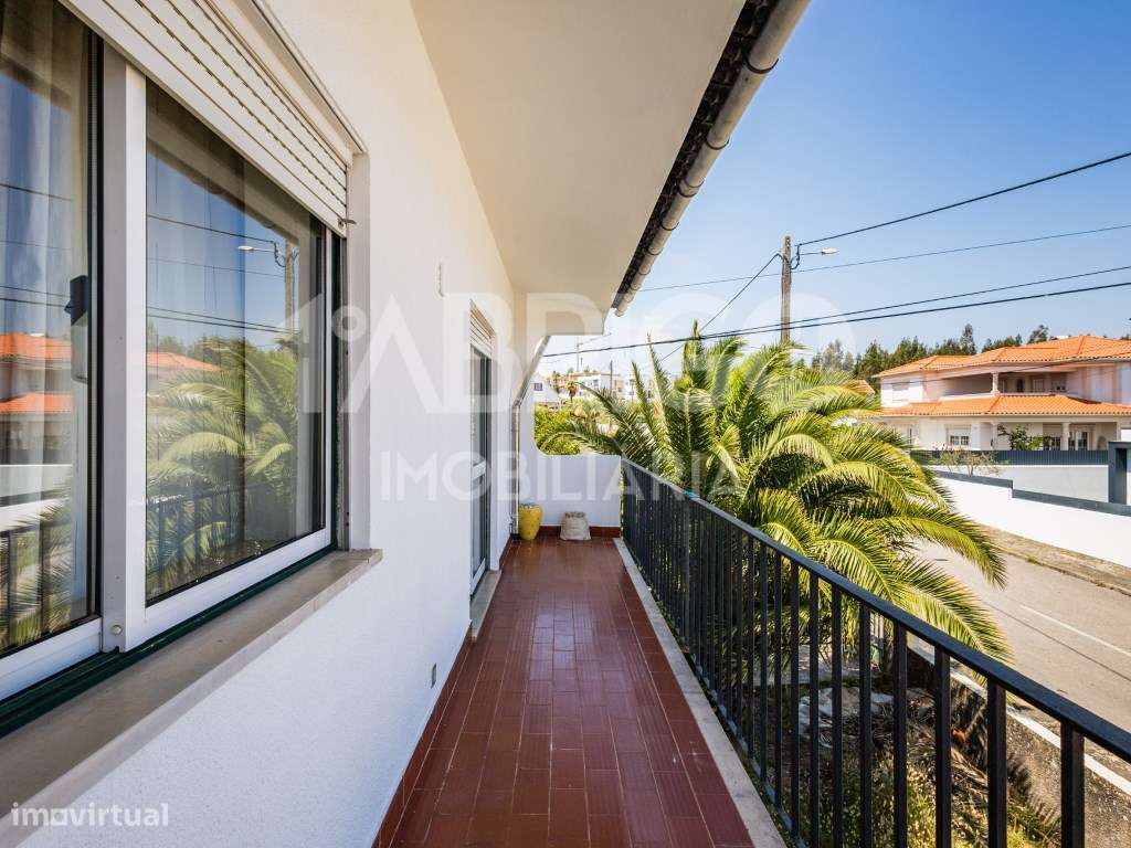 Moradia Bi-Familiar-8