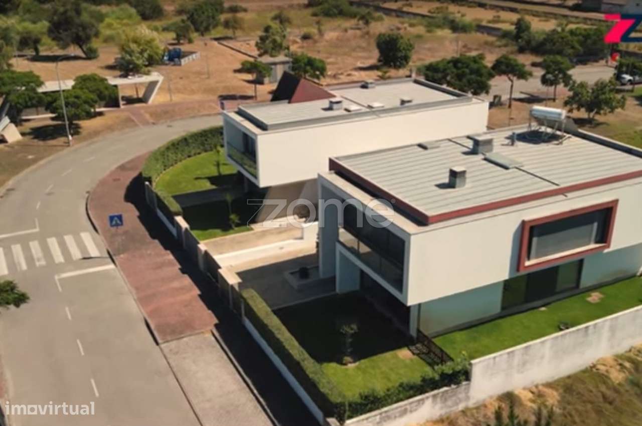 Moradia moderna e isolada T4+1 em São Jacinto - Grande imagem: 4/28