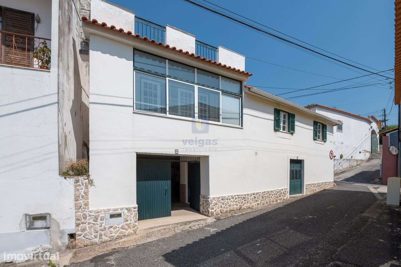 Moradia com Glamour! T4 com Garagem e Terraço no Centro de Vidais-8