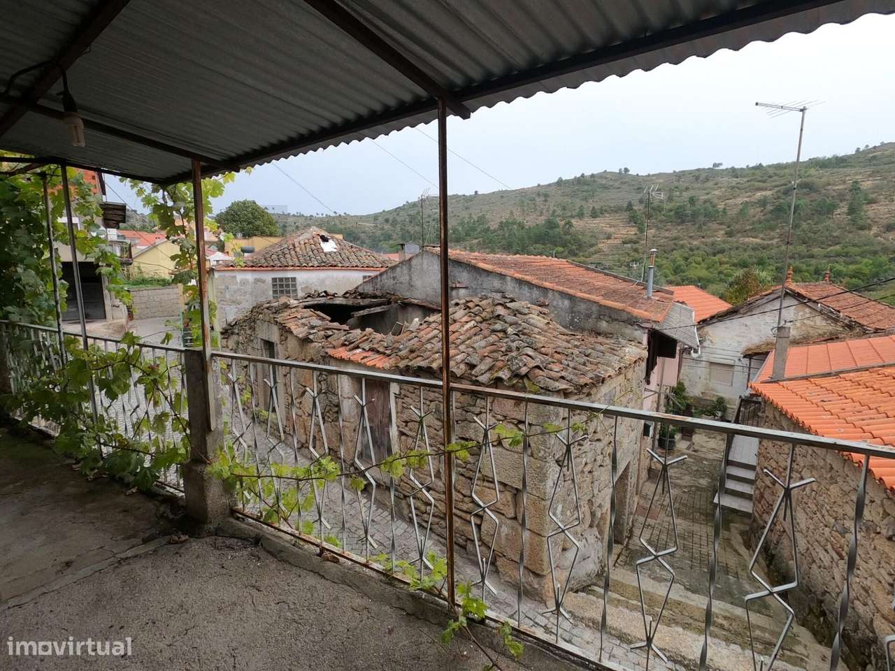 Conjunto de 3 Moradias para Recuperar em Arcos, Tabuaço — Um Projeto c - Grande imagem: 4/31