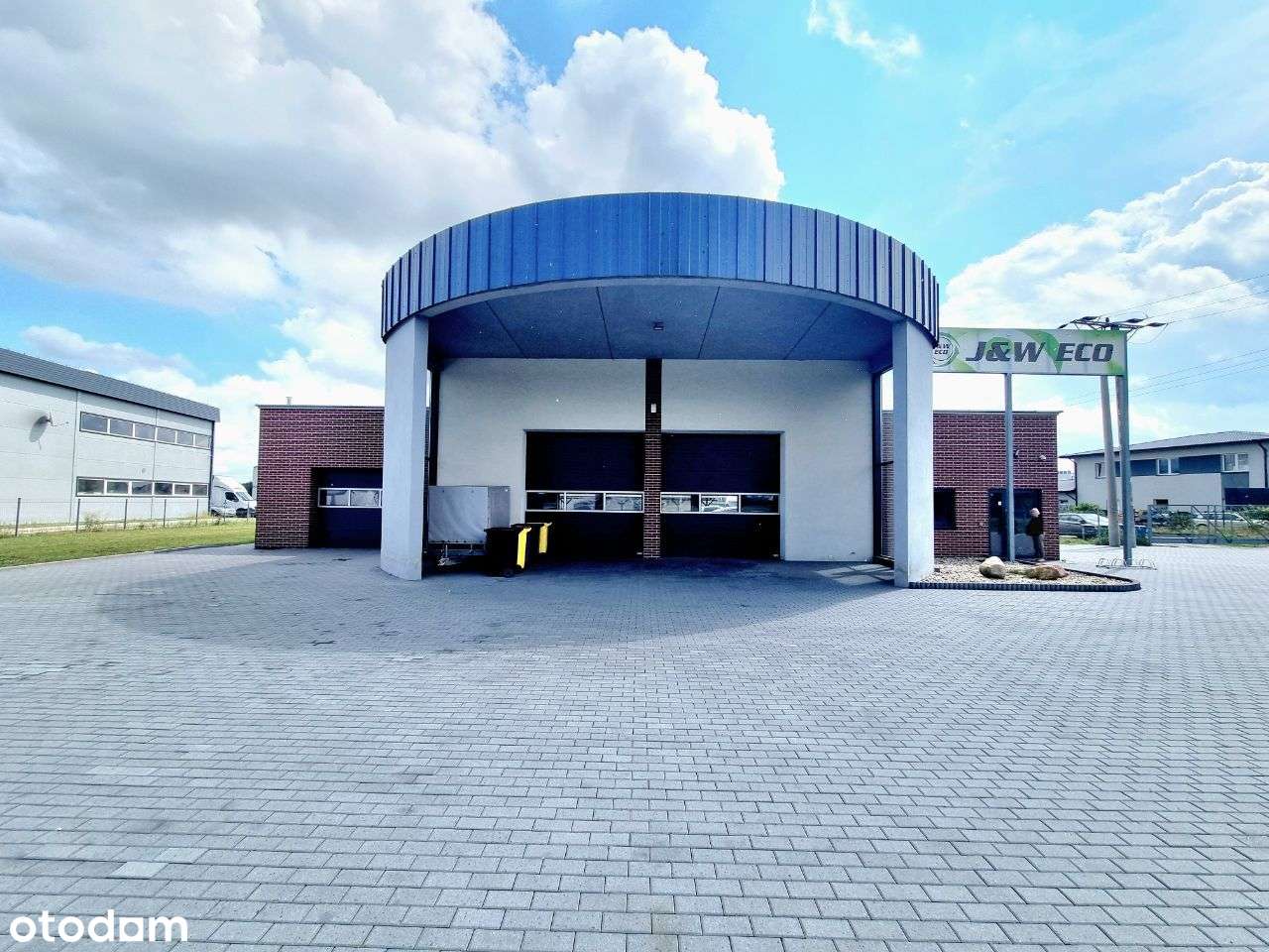 Obiekt z przestrzenią ekspozycyjno-serwisową - Pełny obrazek: 2/11